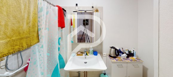 2 bedrooms House in Chateauroux, France No. 77267 8