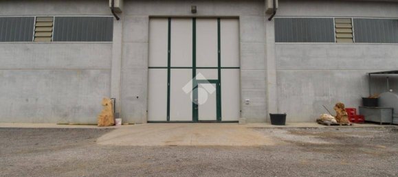 Склад с 3 комнатами в Вердерио, Италия № 143285 4