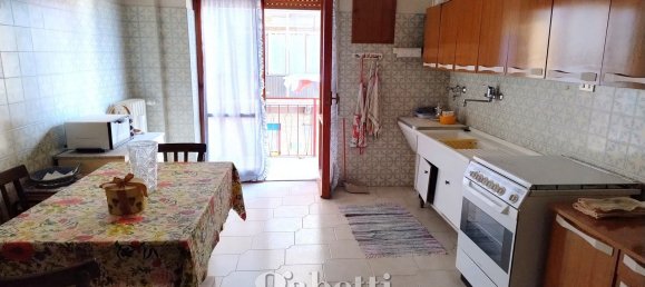 3 rooms Apartment in Campobasso, Italy No. 301881 8