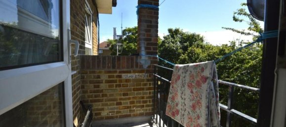 2 bedrooms Apartment in London, United Kingdom No. 12478 3