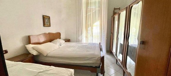 4-Zimmer Wohnung in Naples, Italy, Nr. 37373 14