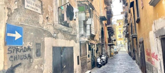 4-Zimmer Wohnung in Naples, Italy, Nr. 37373 3
