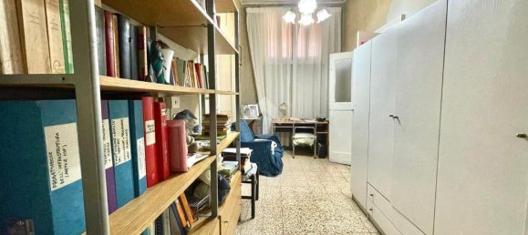 4-Zimmer Wohnung in Naples, Italy, Nr. 37373 10