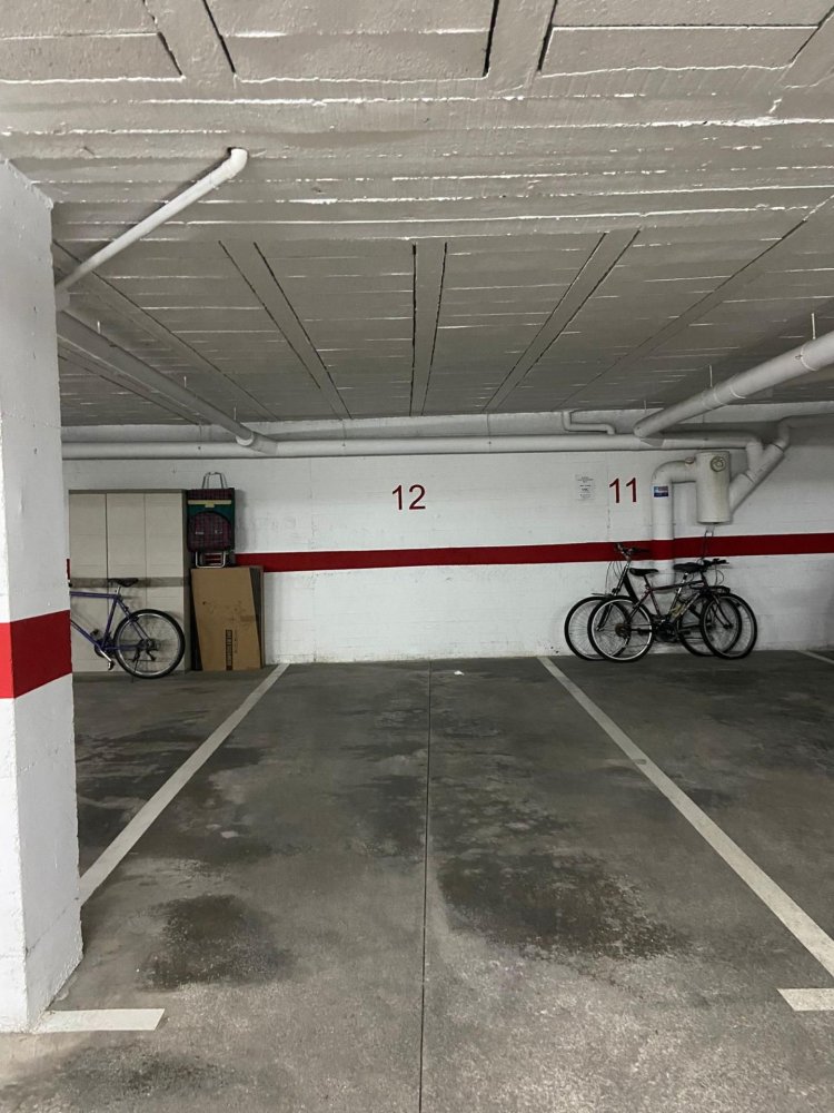 Garagem em Girona, Spain 388 m² N.º 247349