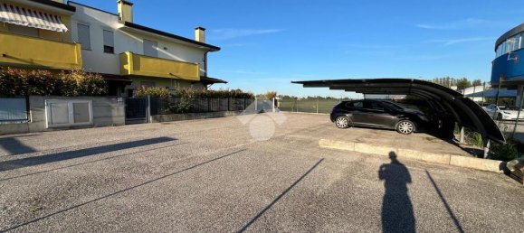 2 bedrooms Apartment in Rovigo, Italy No. 361650 4