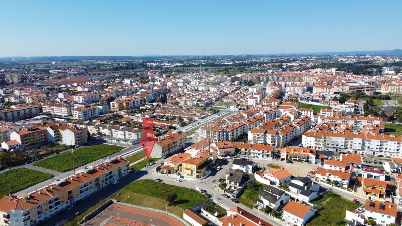 Terrain à Entroncamento, Portugal 335m² No. 154445