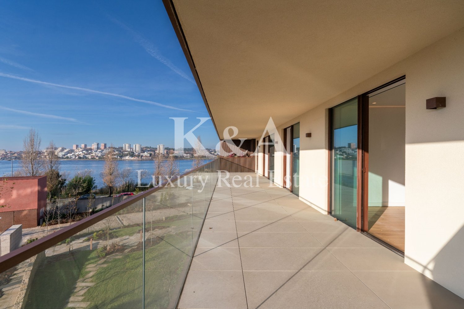 Apartamento de 3 dormitorios en Vila Nova de Gaia, Portugal No. 123746