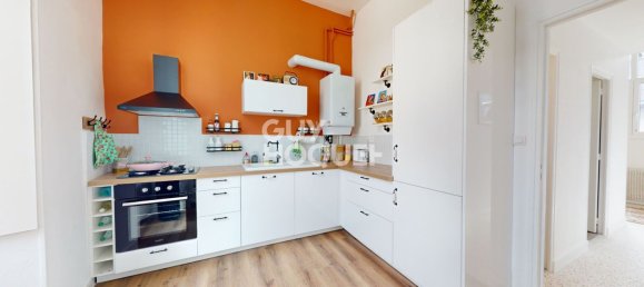 2 rooms Apartment in Tours, France No. 213994 3