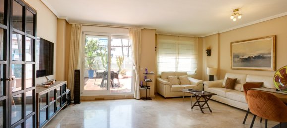 Moradia em banda T5 em Estepona, Spain N.º 143911 3