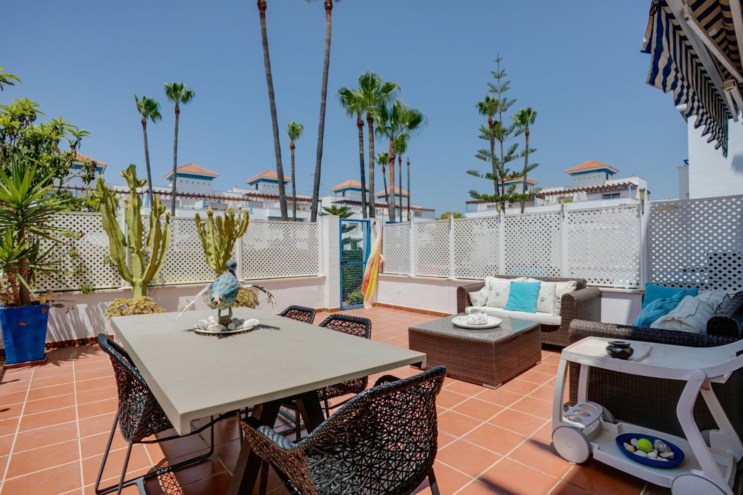 Moradia em banda T5 em Estepona, Spain N.º 143911