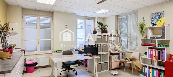  Office in Noyon, France No. 52871 2