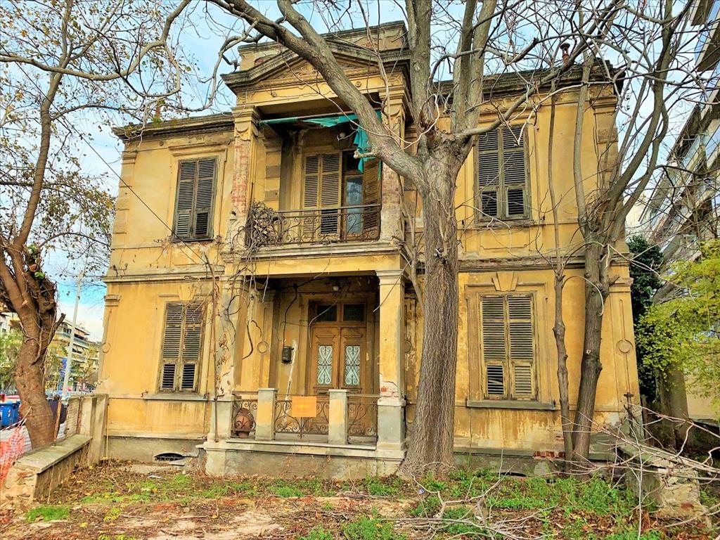 300m² Property in Thessaloniki, Greece No. 5299