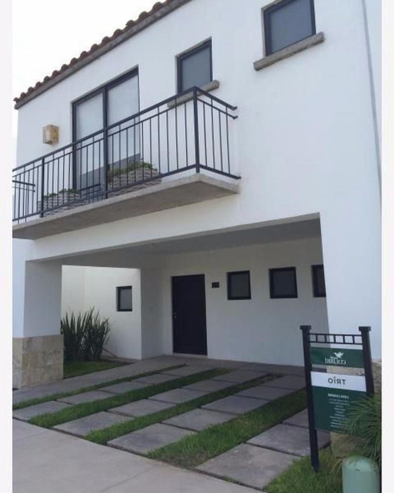 3 bedrooms House in Playa Vicente, Mexico No. 176093