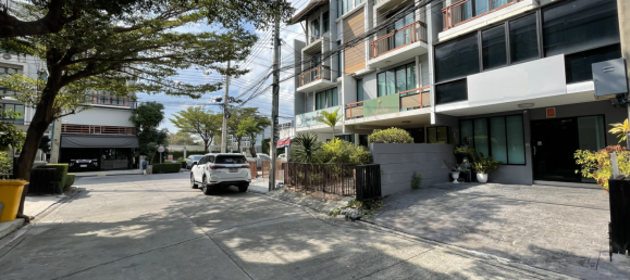 Таунхаус с 4 спальнями в Суан Луанг, Таиланд № 73316 8