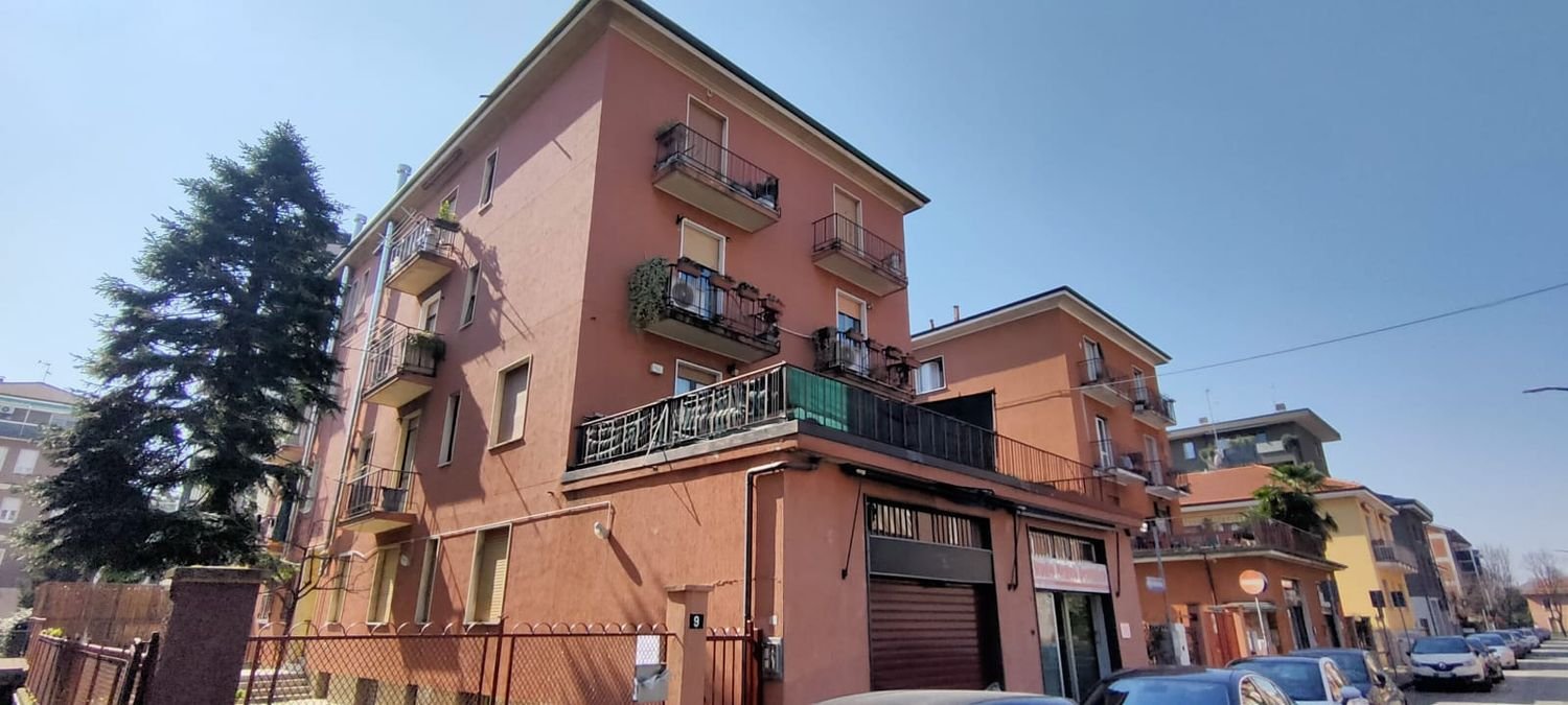 Квартира с 2 комнатами в Кузано Миланино, Италия № 8497