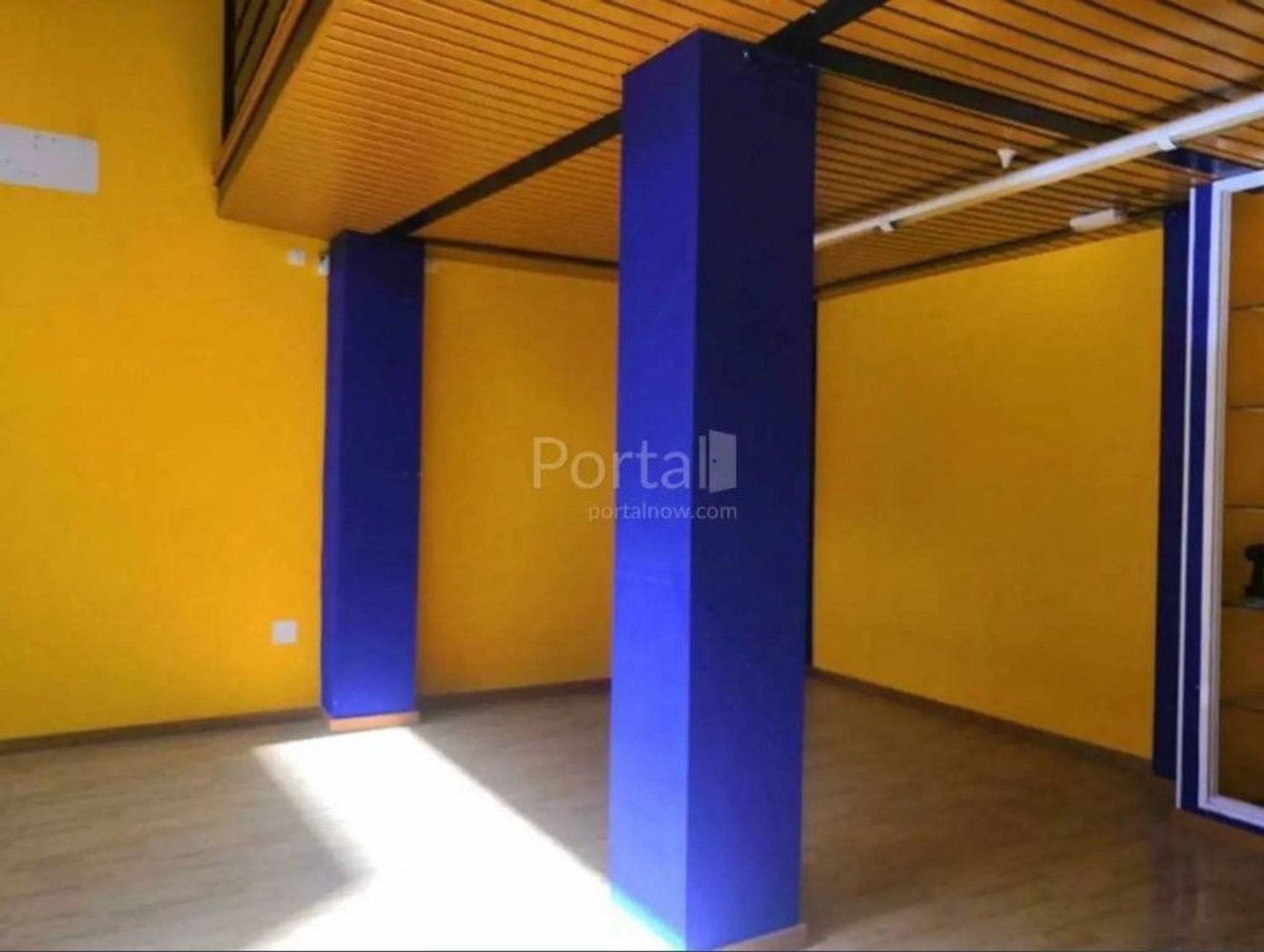 Gewerbliche Immobilie in Leon, Spain 292m², Nr. 66434