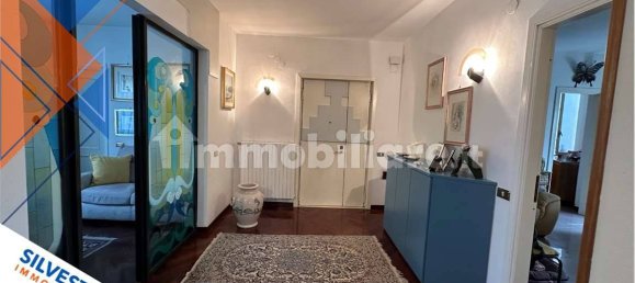 Квартира с 5 комнатами в Беневенто, Италия № 33821 8