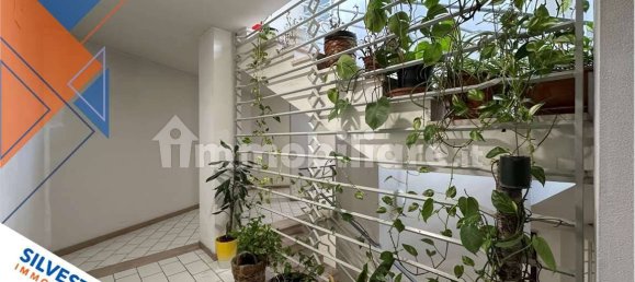 Квартира с 5 комнатами в Беневенто, Италия № 33821 6