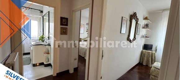 Квартира с 5 комнатами в Беневенто, Италия № 33821 20