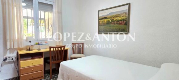 4 غرف نوم منزل في L'Eliana, Spain رقم 135632 31