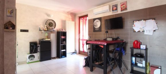 5 rooms Apartment in Santena, Italy No. 43723 3
