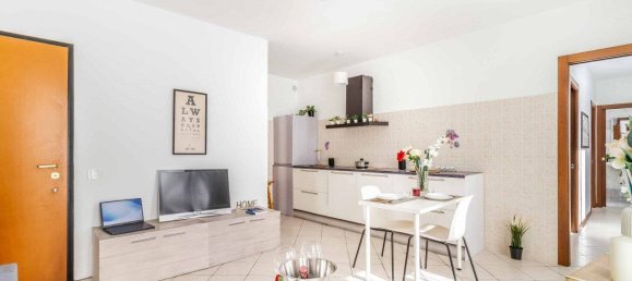 2 bedrooms Apartment in Uboldo, Italy No. 312505 2