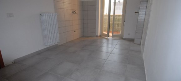 Квартира с 4 спальнями в Фрозиноне, Италия № 162202 17