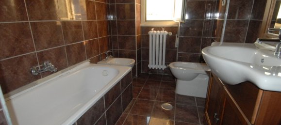 Квартира с 4 спальнями в Фрозиноне, Италия № 162202 10