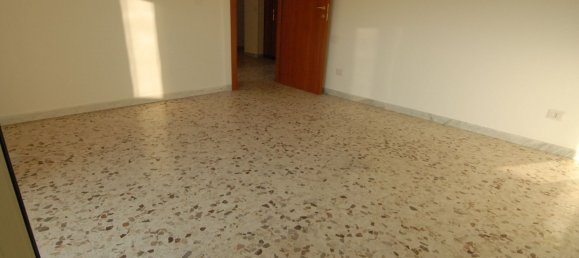 Квартира с 4 спальнями в Фрозиноне, Италия № 162202 6