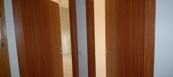 Квартира с 4 спальнями в Фрозиноне, Италия № 162202 16