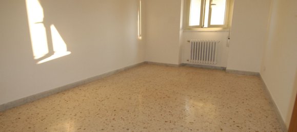 Квартира с 4 спальнями в Фрозиноне, Италия № 162202 22