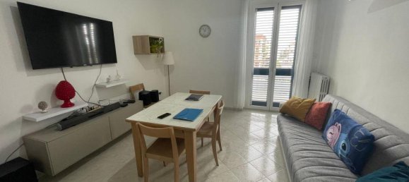 3 rooms Apartment in Capurso, Italy No. 15108 3