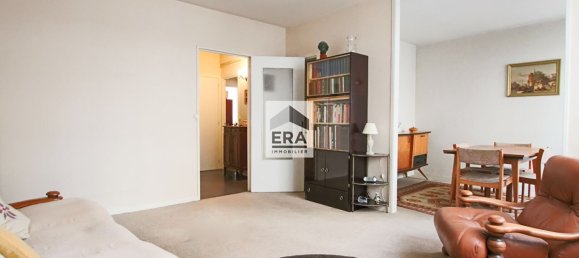 3 bedrooms Apartment in Paris, France No. 129938 4