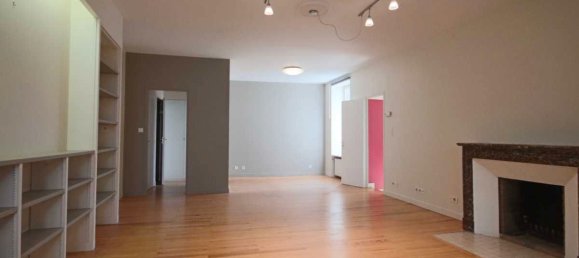 Apartamento de 2 dormitorios en Riom, France No. 52889 6