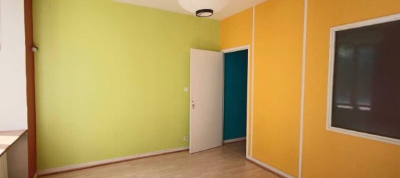 Apartamento de 2 dormitorios en Riom, France No. 52889 13