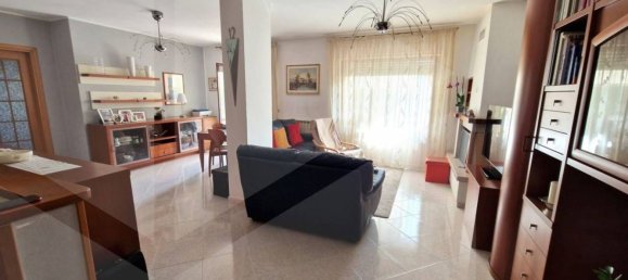 Квартира с 4 комнатами в Кастель ди Сангро, Италия № 18716 4