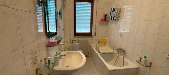 4 rooms Apartment in Benevento, Italy No. 300355 12