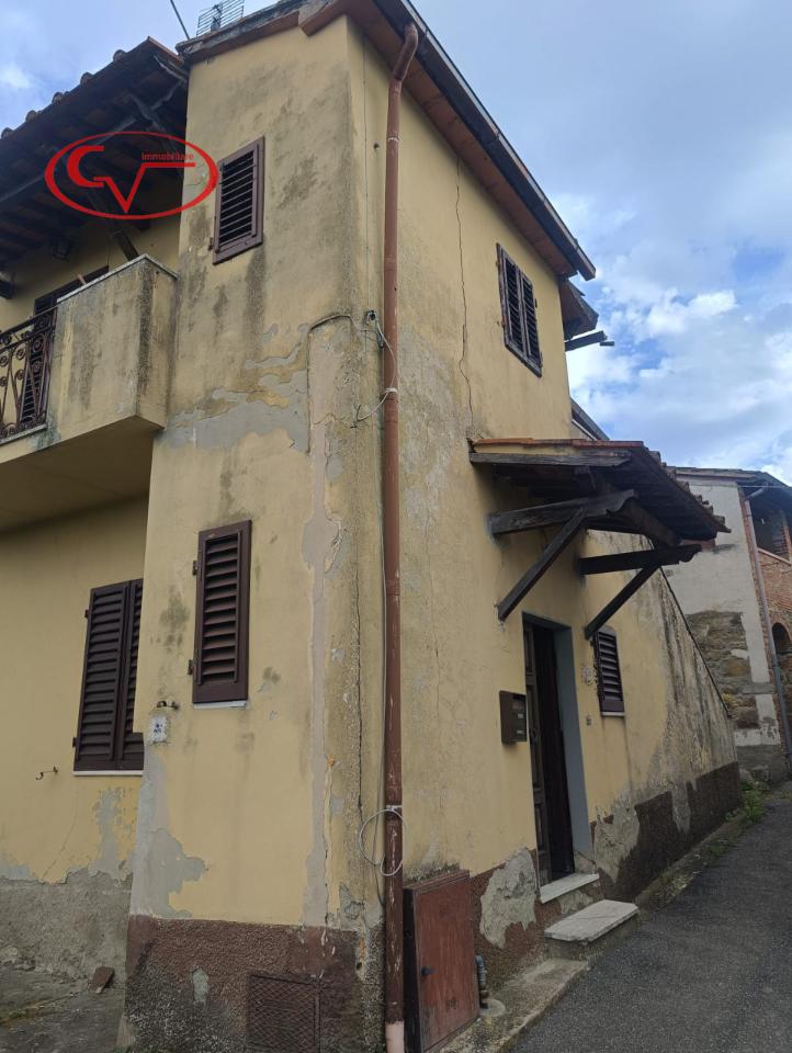 4 rooms Apartment in Laterina Pergine Valdarno, Italy No. 238069