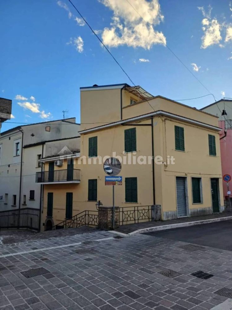 1-salle Bâtiment à Bisenti, Italy No. 130409