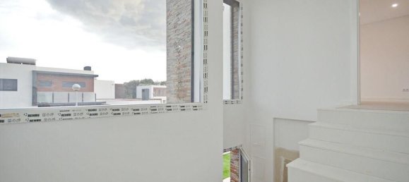 3 bedrooms Villa in Setubal, Portugal No. 132178 8