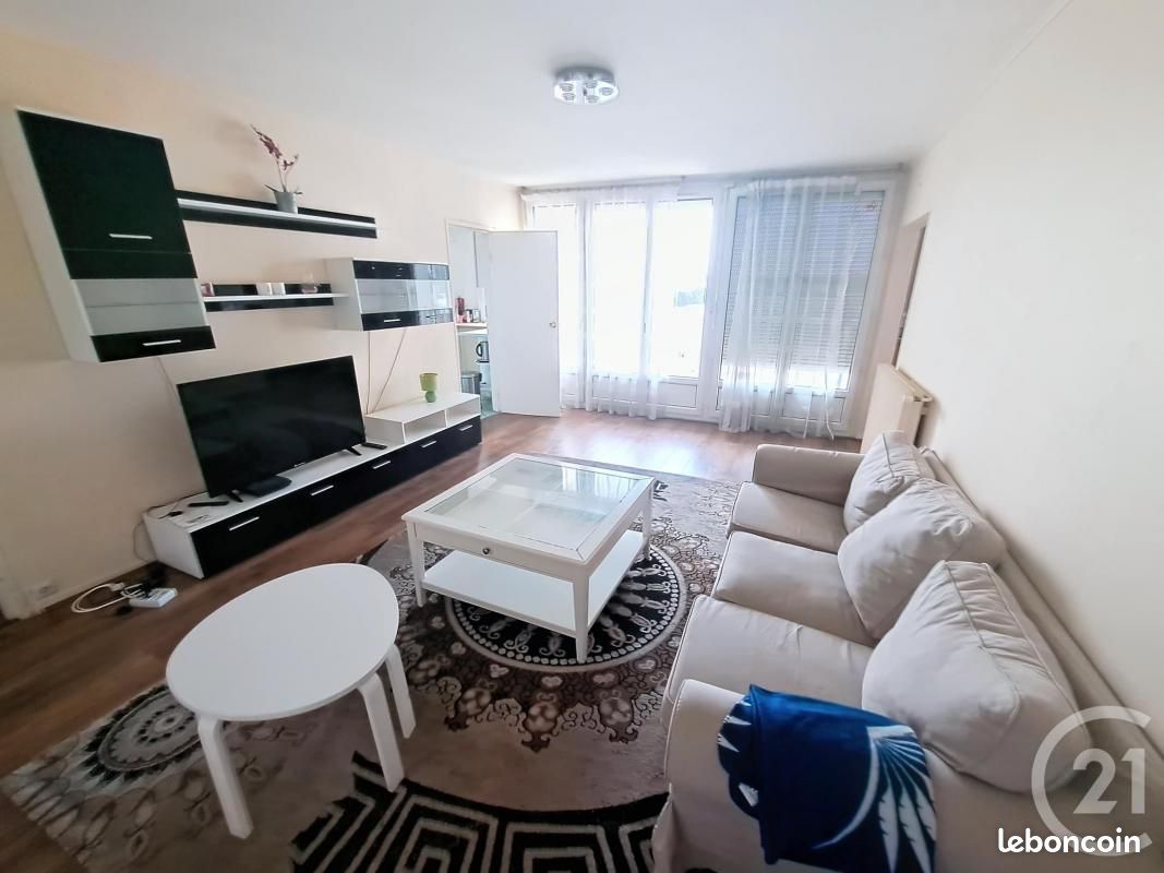 Apartamento de 4 dormitorios en Reims, France No. 267343