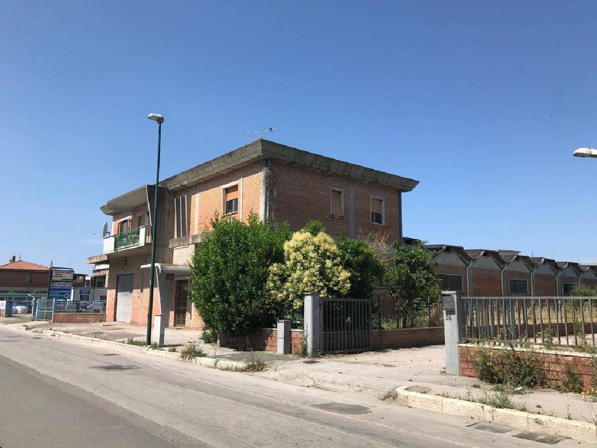 8 rooms House in Grosseto, Italy No. 281561