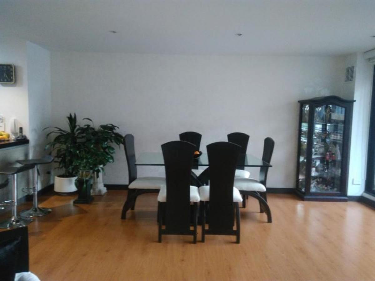 Casa de 4 dormitorios en Bogotá, Colombia No. 14442