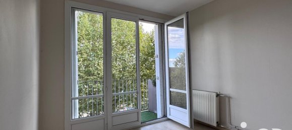 2 bedrooms Apartment in Saint-Nom-la-Breteche, France No. 325899 4