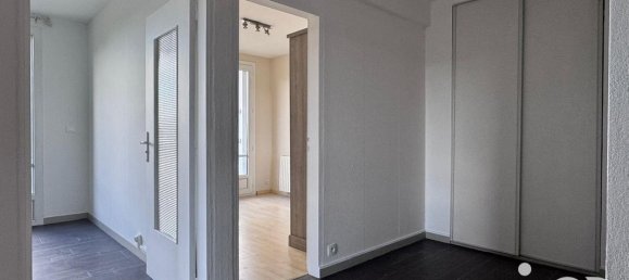 2 bedrooms Apartment in Saint-Nom-la-Breteche, France No. 325899 3