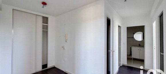 2 bedrooms Apartment in Saint-Nom-la-Breteche, France No. 325899 5