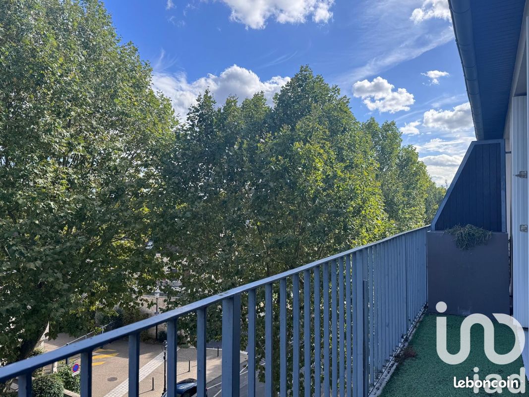 2 bedrooms Apartment in Saint-Nom-la-Breteche, France No. 325899