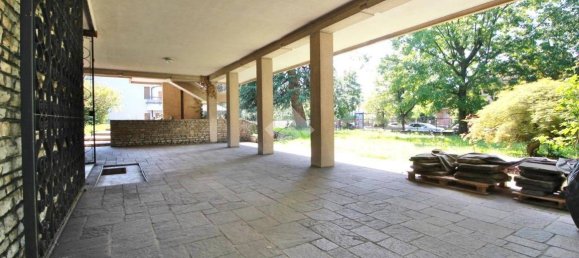 5 bedrooms Villa in Mariano Comense, Italy No. 295915 7