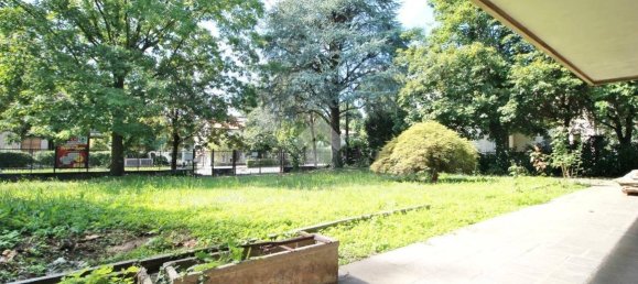 5 bedrooms Villa in Mariano Comense, Italy No. 295915 6