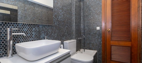 Apartamento de 3 dormitorios en Estepona, Spain No. 172597 5